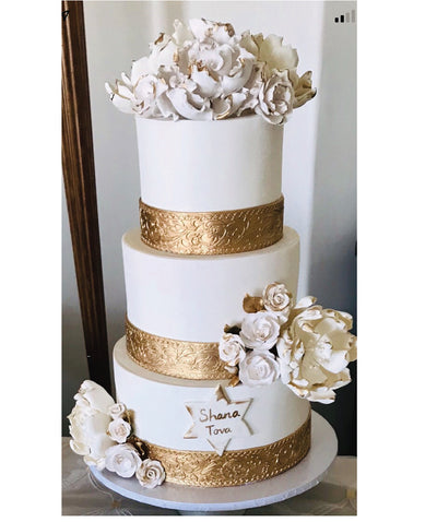 White and Gold Wedding Cake