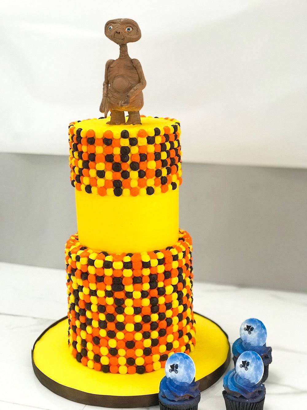 ET Cake - Sweet E's Bake Shop