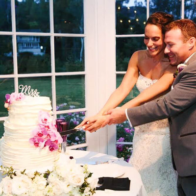 Wedding Cake Plus Couple - Sweet E's Bake Shop